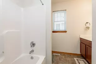 2301 W Garfield Ave, Milwaukee, WI 53205 - Photo 17