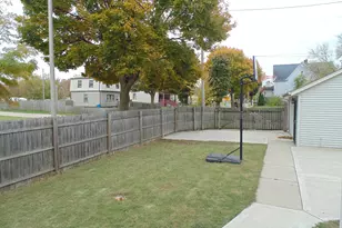 2301 W Garfield Ave, Milwaukee, WI 53205 - Photo 19