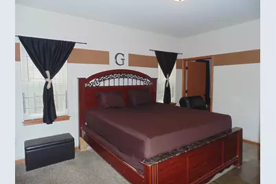 2301 W Garfield Ave, Milwaukee, WI 53205 - Photo 9