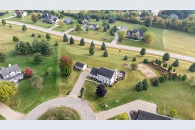 788  Black Squirrel Ct, Richfield, WI 53033 - Photo 3