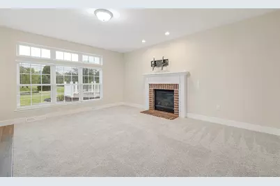 788  Black Squirrel Ct, Richfield, WI 53033 - Photo 11