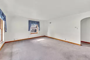 1040 Lincoln Dr, West Bend, WI 53095 - Photo 3
