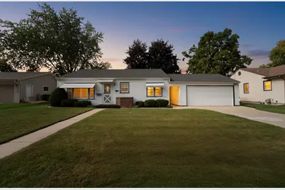 1040  Lincoln Dr, West Bend, WI 53095 - Photo 1