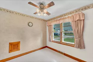 1040 Lincoln Dr, West Bend, WI 53095 - Photo 11