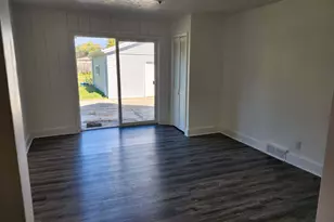 1426 Johnson Ave, Racine, WI 53402 - Photo 3