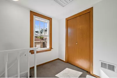 2961 S Delaware Ave, Milwaukee, WI 53207 - Photo 13