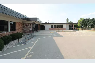 190  Gardner Ave #3, Burlington, WI 53105 - Photo 3