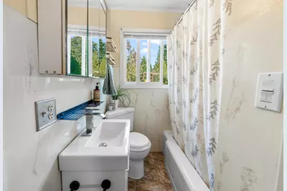 426  Seitz Ave, Mayville, WI 53050 - Photo 7