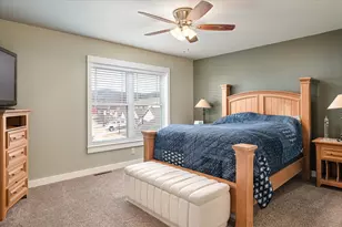 450 Coronado Cir, Onalaska, WI 54650 - Photo 7