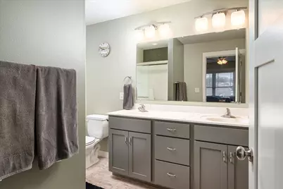 450  Coronado Cir, Onalaska, WI 54650 - Photo 9