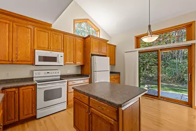 3402  Turnberry Oak Dr, Waukesha, WI 53188 - Photo 5