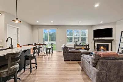 N55W20134  Magnolia Ln, Menomonee Falls, WI 53051 - Photo 7