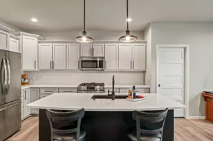 N55W20134 Magnolia Ln, Menomonee Falls, WI 53051 - Photo 9