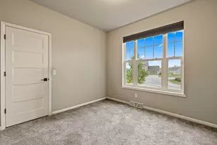 N55W20134 Magnolia Ln, Menomonee Falls, WI 53051 - Photo 27