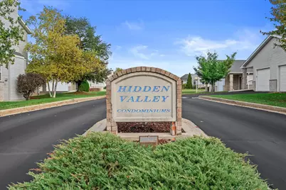 3482 W Sycamore St, Franklin, WI 53132 - Photo 5