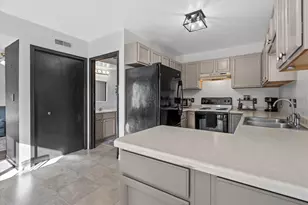 3482 W Sycamore St, Franklin, WI 53132 - Photo 15