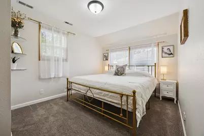 10216 N Baehr Rd, Mequon, WI 53092 - Photo 13