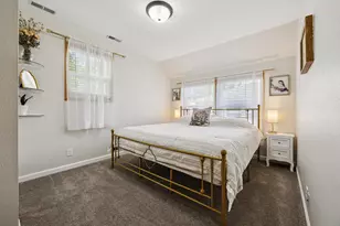 10216 N Baehr Rd, Mequon, WI 53092 - Photo 13