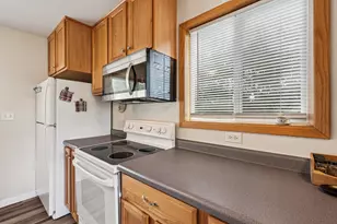 10216 N Baehr Rd, Mequon, WI 53092 - Photo 9