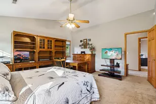 2264 Circle Ridge Rd, Delafield, WI 53018 - Photo 17