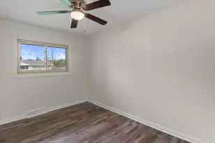 6039 W Tower Ave, Brown Deer, WI 53223 - Photo 7