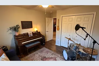 1278  Meadowbrook Dr #2, Cleveland, WI 53015 - Photo 13