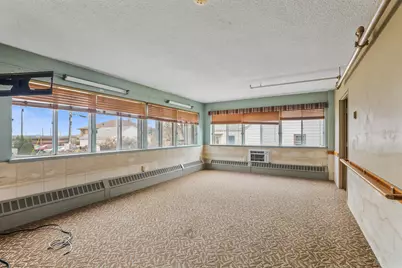 9806 W Lincoln Ave, West Allis, WI 53227 - Photo 9