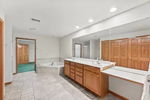 17871 W Radam Dr, New Berlin, WI 53146 - Photo 17