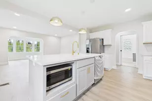 13660 W Burleigh Rd, Brookfield, WI 53005 - Photo 5