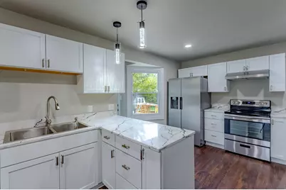 8014 S 13th St, Oak Creek, WI 53154 - Photo 13