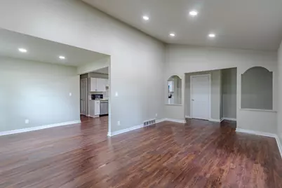 8014 S 13th St, Oak Creek, WI 53154 - Photo 5