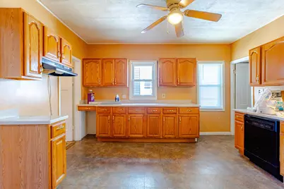 2564 N 19th St, Milwaukee, WI 53206 - Photo 7