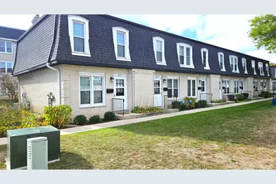 4273 W Cherrywood Ln, Brown Deer, WI 53209 - Photo 3