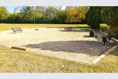 4273 W Cherrywood Ln, Brown Deer, WI 53209 - Photo 35