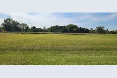 10851 S 10th Ave, Oak Creek, WI 53154 - Photo 3