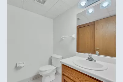 4  Lake Pointe Cir, Racine, WI 53402 - Photo 47