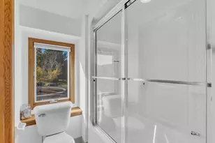 4 Lake Pointe Cir, Racine, WI 53402 - Photo 39