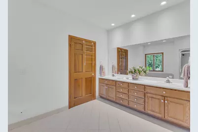 4  Lake Pointe Cir, Racine, WI 53402 - Photo 29