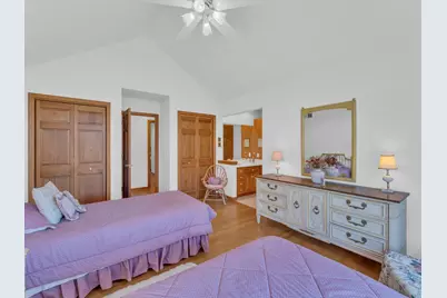 4  Lake Pointe Cir, Racine, WI 53402 - Photo 37