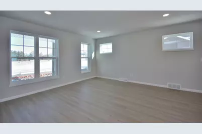 919  5 Mile Rd, Racine, WI 53402 - Photo 11