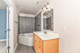 606 W Wisconsin Ave, Milwaukee, WI 53203 - Photo 17