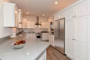 312 N Trailview Circle, Racine, WI 53185 - Photo 5