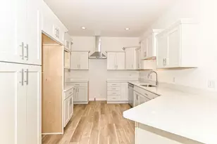 312 N Trailview Circle, Racine, WI 53185 - Photo 11