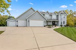 284 Sand Hill Ln, Dousman, WI 53118 - Photo 5
