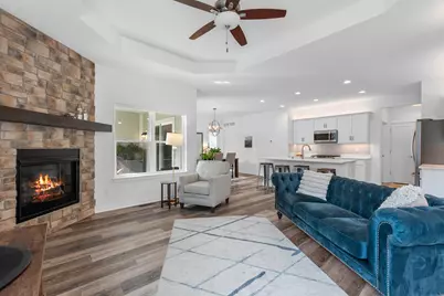 757  Bridlewood Dr, Hartford, WI 53027 - Photo 3