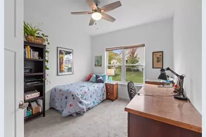 757  Bridlewood Dr, Hartford, WI 53027 - Photo 7