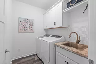 757 Bridlewood Dr, Hartford, WI 53027 - Photo 13