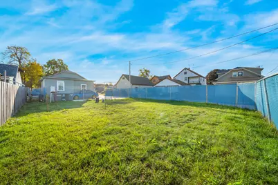 2004 S 16th St, Sheboygan, WI 53081 - Photo 17