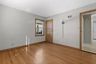 4918 N Berkeley Blvd, Whitefish Bay, WI 53217 - Photo 15