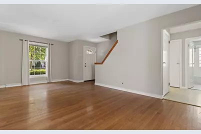 4918 N Berkeley Blvd, Whitefish Bay, WI 53217 - Photo 9